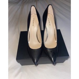 Coach pumps